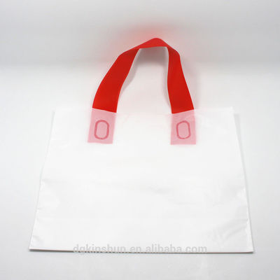 O costume possui o logotipo que imprime o saco de compras cortado do Hdpe do presente plástico barato